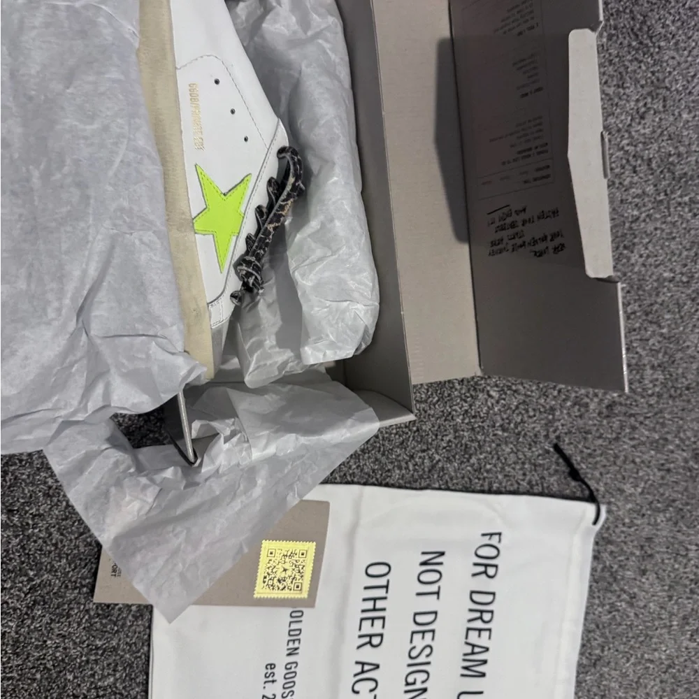 FINAL⬇️NWB😍Golden Goose White Sneakers with Neon Green Star - Picture 5 of 12